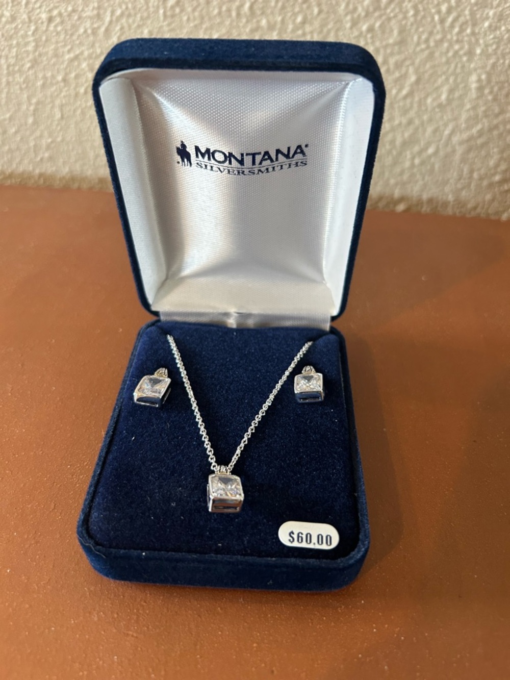 Montana Silversmiths Silver Cubic Zirconia Pendant and Stud Set - Silver - Picture 2 of 4